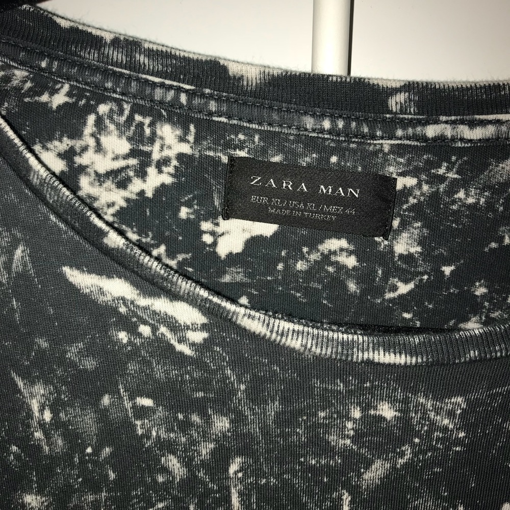 Zara Man Distressed Tee
